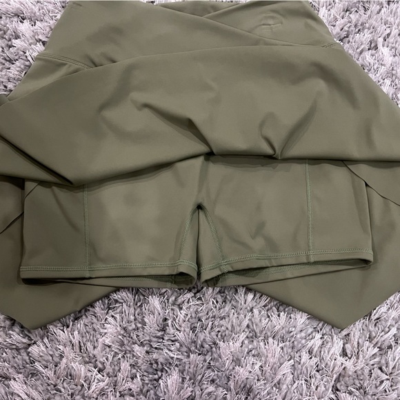 NWT Halara skort. Size large. Super soft and comfy! - Picture 7 of 8